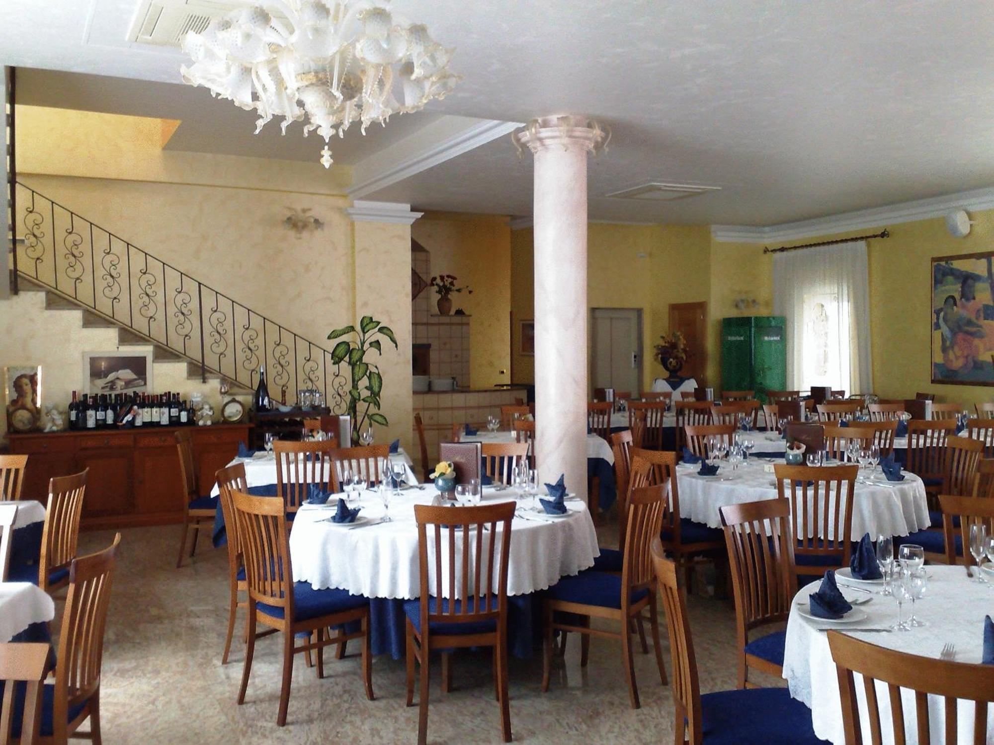 Hotel Ristorante Cordial Comiso Luaran gambar