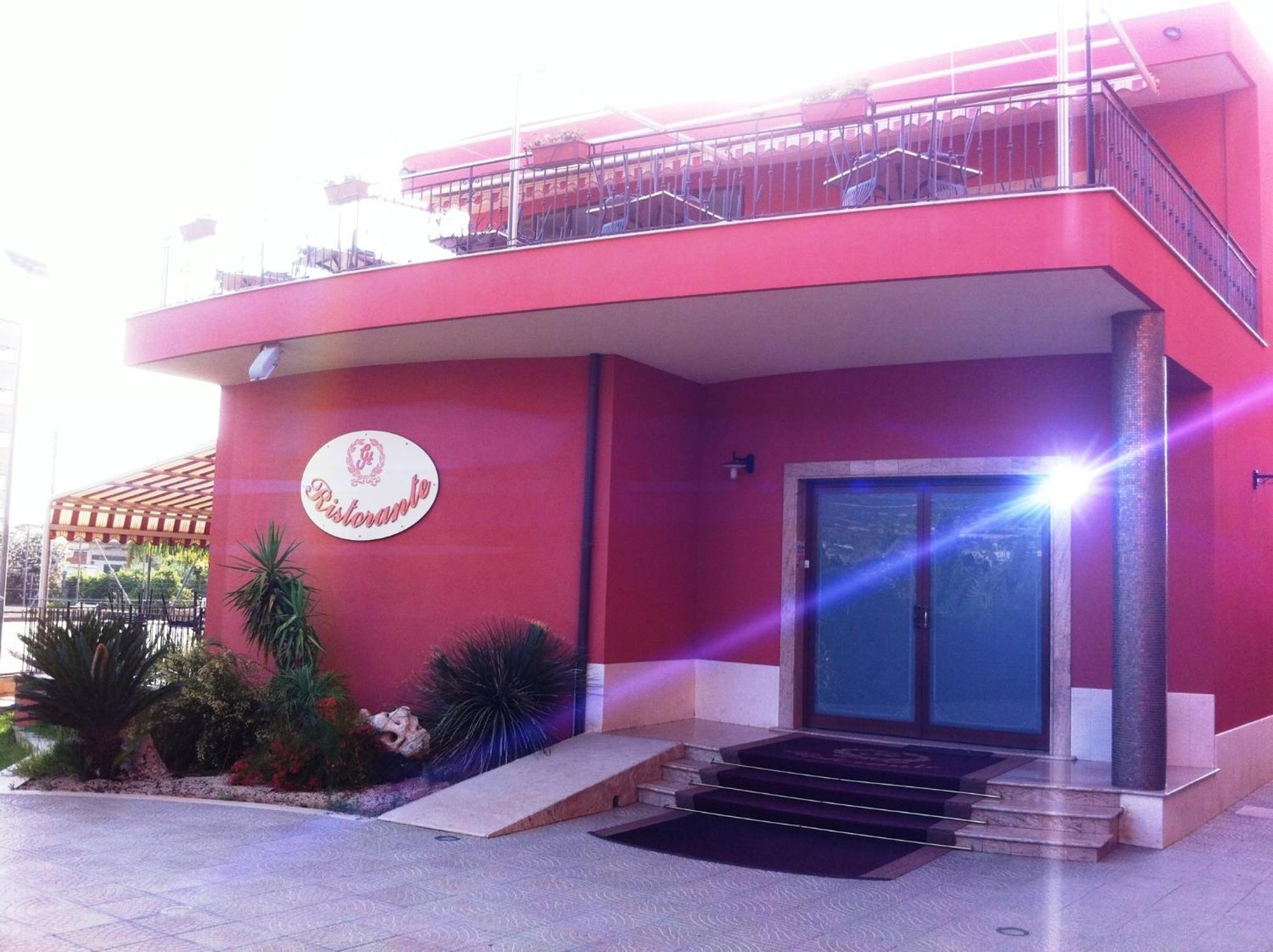 Hotel Ristorante Cordial Comiso Luaran gambar