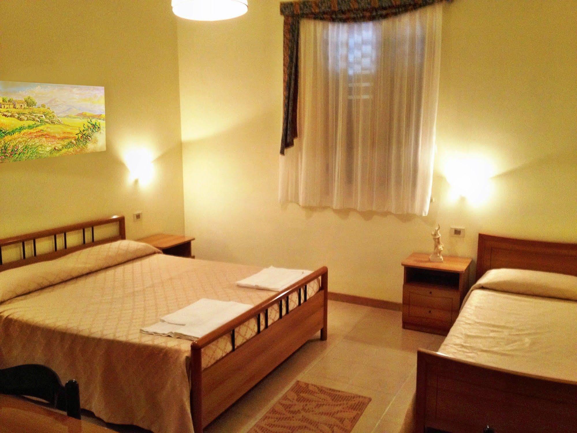 Hotel Ristorante Cordial Comiso Luaran gambar
